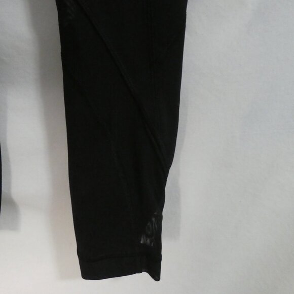LULULEMON ATHLETICA | size 4 | Black Yoga Leggings | Mesh Panels | Zip Pockets - Picture 9 of 16